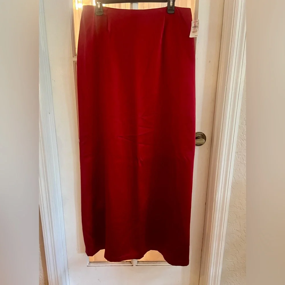 NWT SZ 16 Gorgeous Carmen Marc Valvo Deep Red Satin Long Formal Skirt - Picture 1 of 4